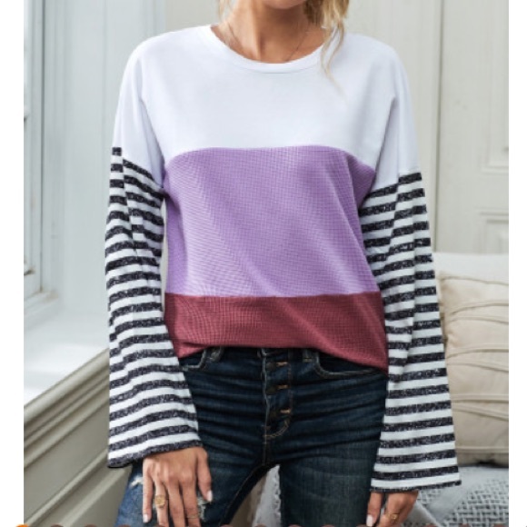 Relaxed Fit Bell Sleeved Top - Picture 4 of 6